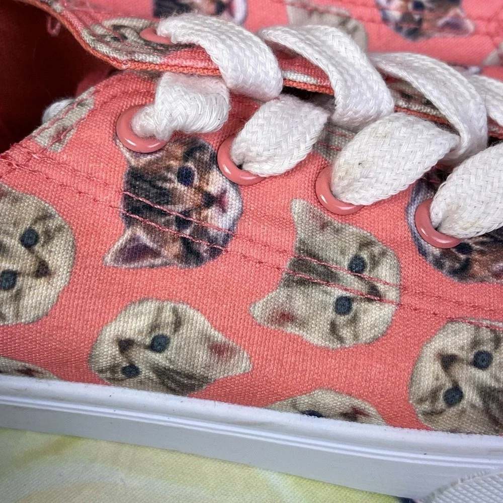 FabKids CAT Tennis Shoes Youth Sz 4 Fab Kids Kittens Melon Color Cat Lady
